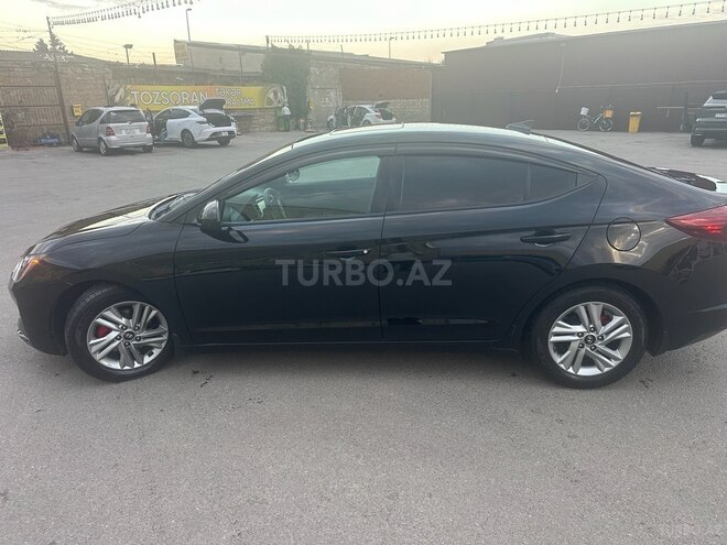 Hyundai Elantra-7