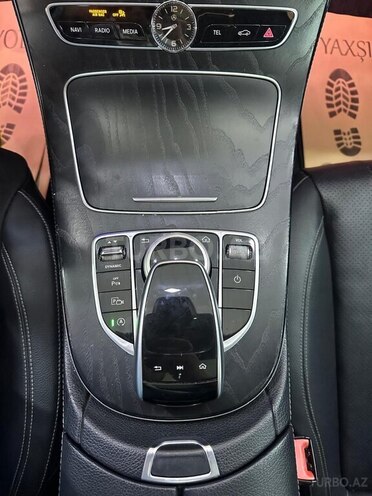 Mercedes E 300-19