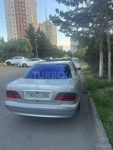 Mercedes E 200-3