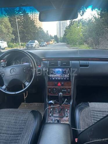 Mercedes E 200-9