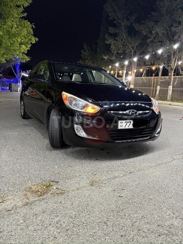 Hyundai Accent-4