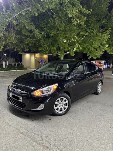 Hyundai Accent-2