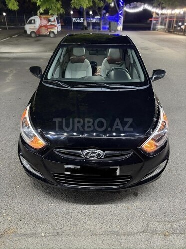 Hyundai Accent-11