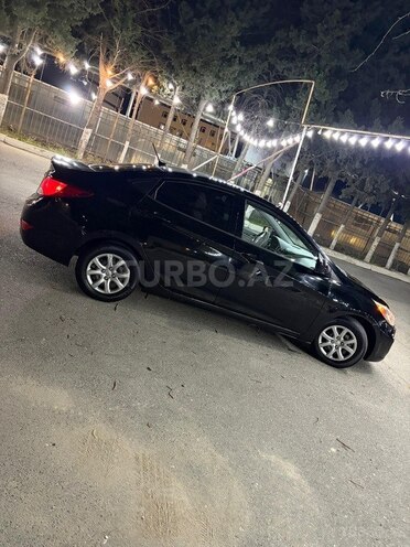 Hyundai Accent-9