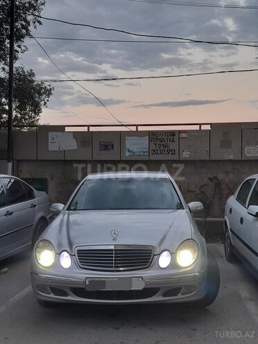 Mercedes E 220-2