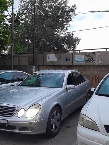 Mercedes E 220-3