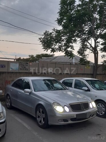Mercedes E 220-4