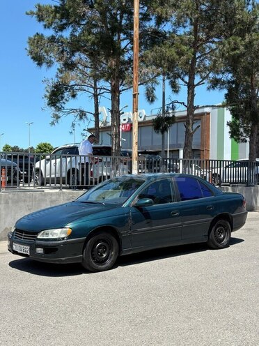 Opel Omega-8