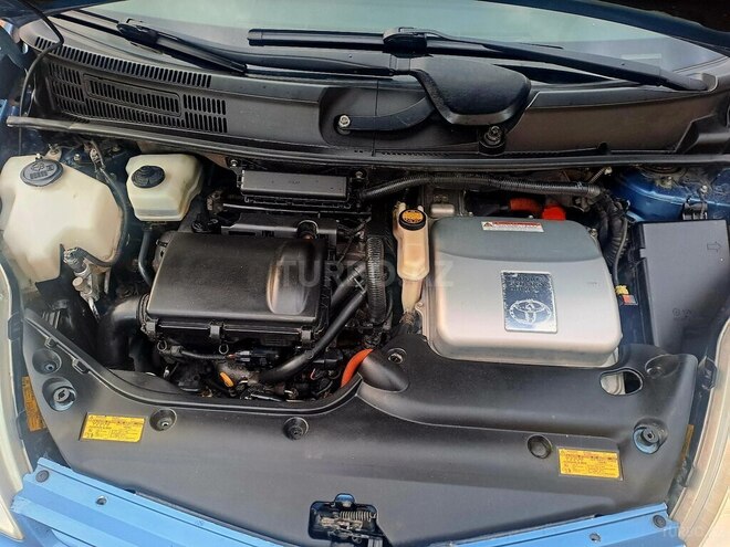 Toyota Prius-7