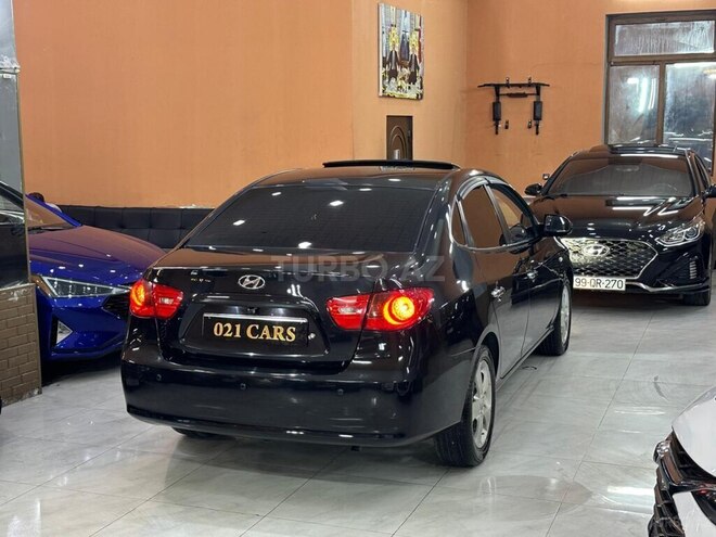 Hyundai Elantra-12