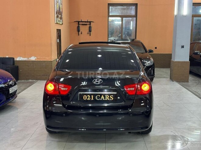 Hyundai Elantra-3