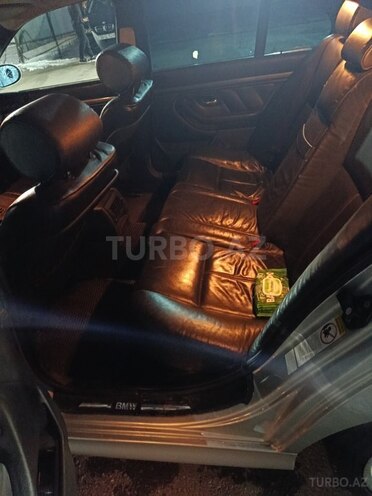BMW 525-8