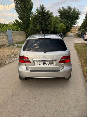 Mercedes B 170-8
