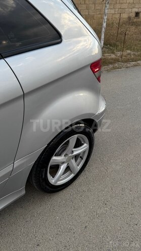 Mercedes B 170-11