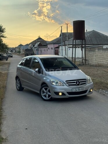 Mercedes B 170-7