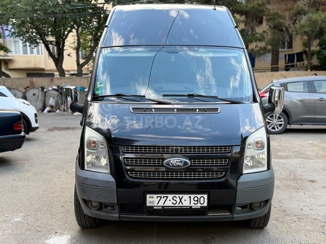 Ford Transit-9