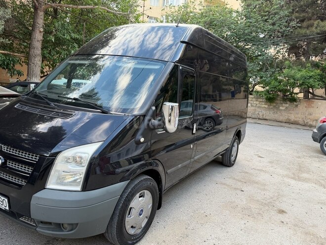 Ford Transit-8