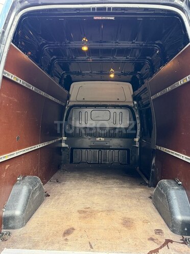 Ford Transit-6