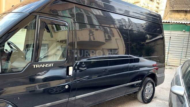 Ford Transit-11