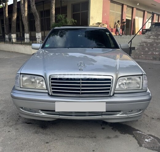 Mercedes C 200-1
