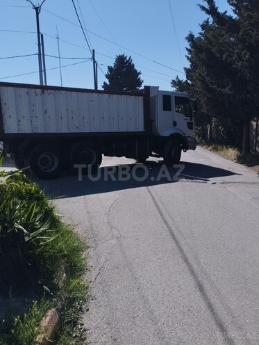 Ford Cargo-3