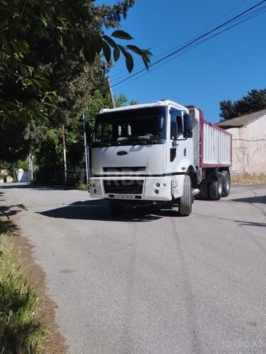 Ford Cargo-1
