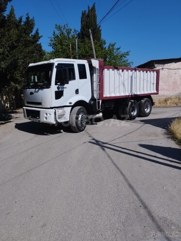 Ford Cargo-4