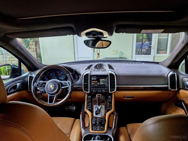 Porsche Cayenne GTS-7