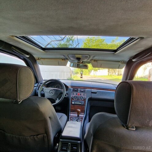 Mercedes E 200-7