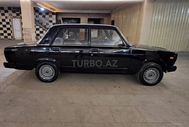 LADA (VAZ) 2107-2
