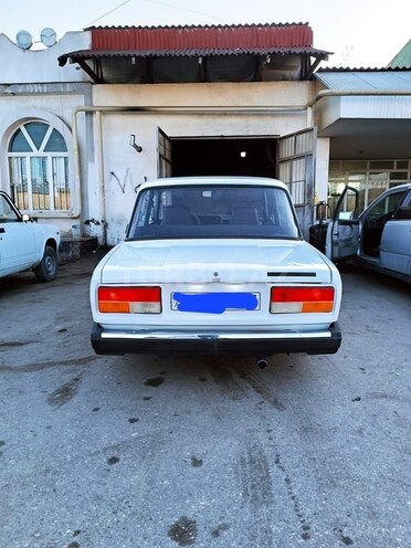 LADA (VAZ) 2107-2