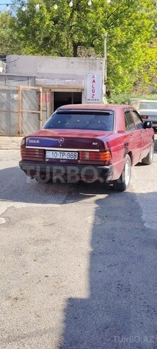 Mercedes 190-2