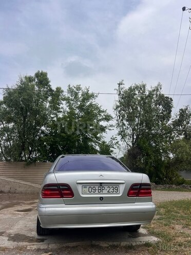 Mercedes E 290-4