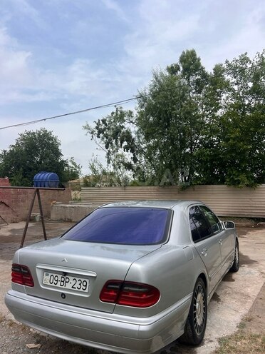 Mercedes E 290-5