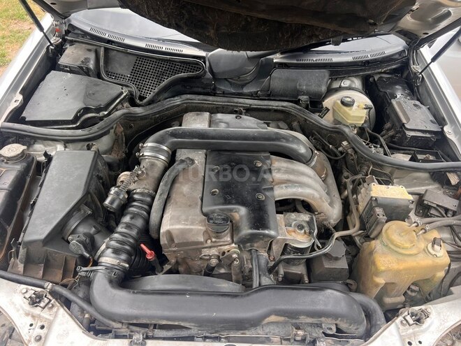 Mercedes E 290-15