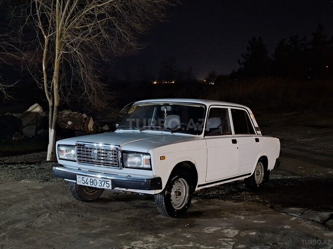 LADA (VAZ) 2107-2