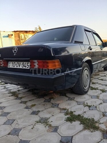 Mercedes 190-2