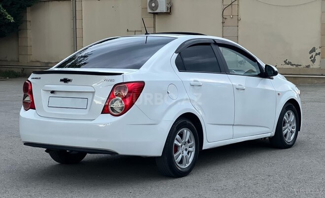 Chevrolet Aveo-6