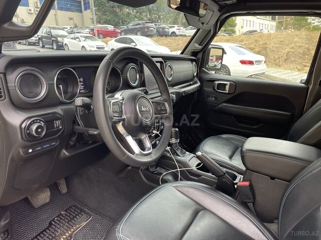 Jeep Wrangler-21