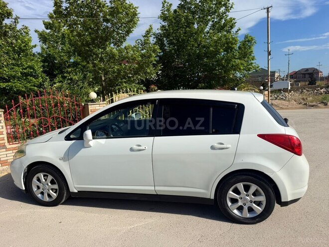 Nissan Tiida-2