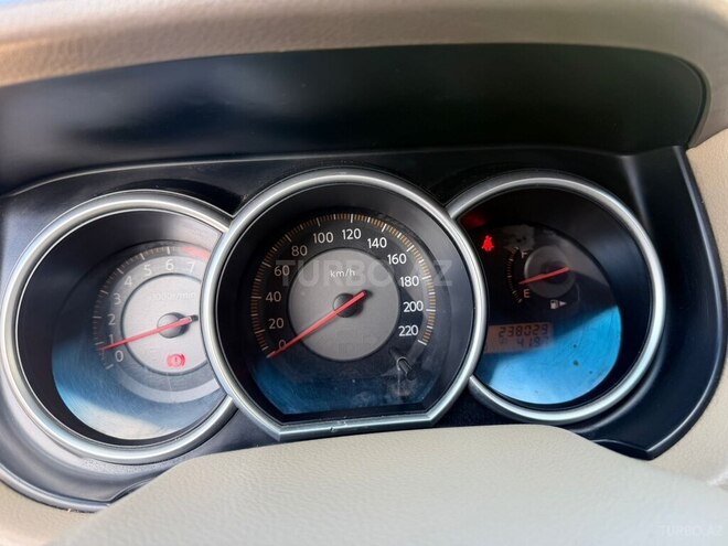 Nissan Tiida-7