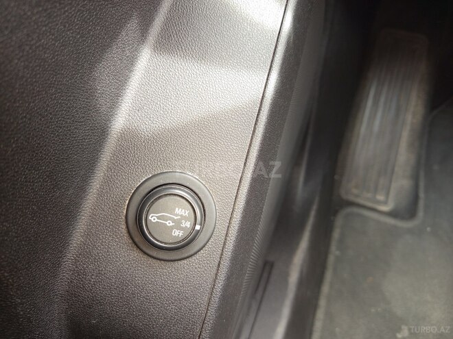 Chevrolet Equinox-5