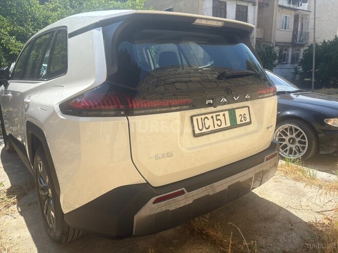 Toyota RAV4-9