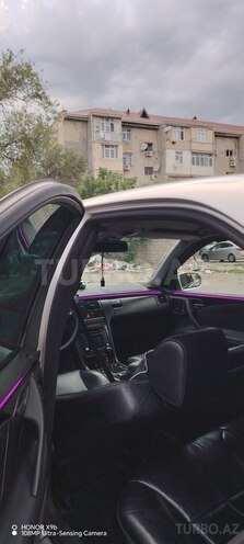 Mercedes E 320-9