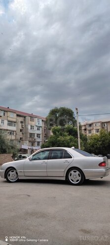Mercedes E 320-4
