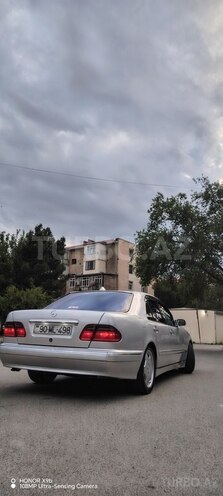 Mercedes E 320-6