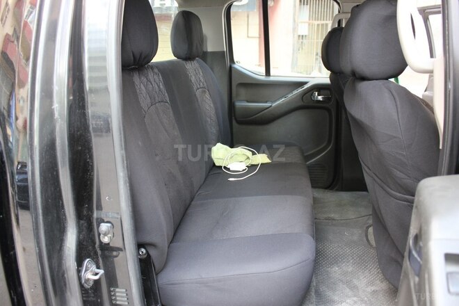 Nissan Navara-2