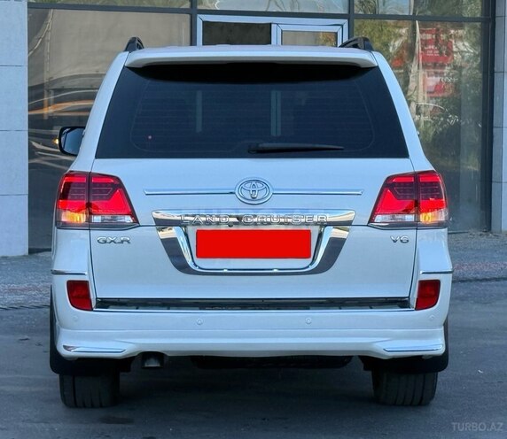 Toyota Land Cruiser-7