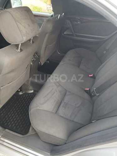 Mercedes E 240-15
