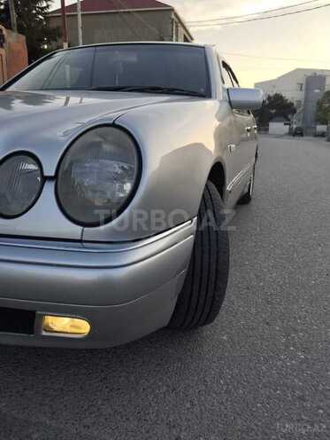 Mercedes E 240-9